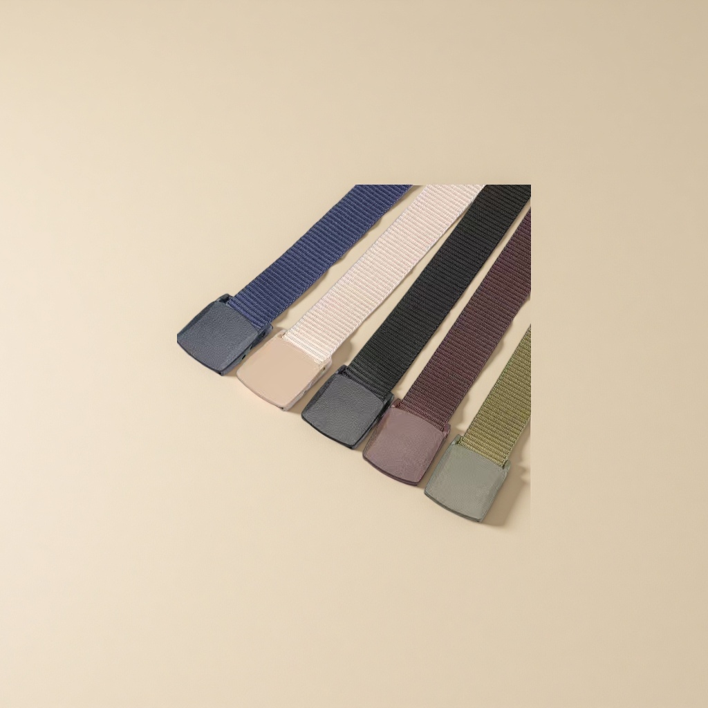 The fashionable leather belt for men is a simple business casual style suitable for daily wear Application Scenario