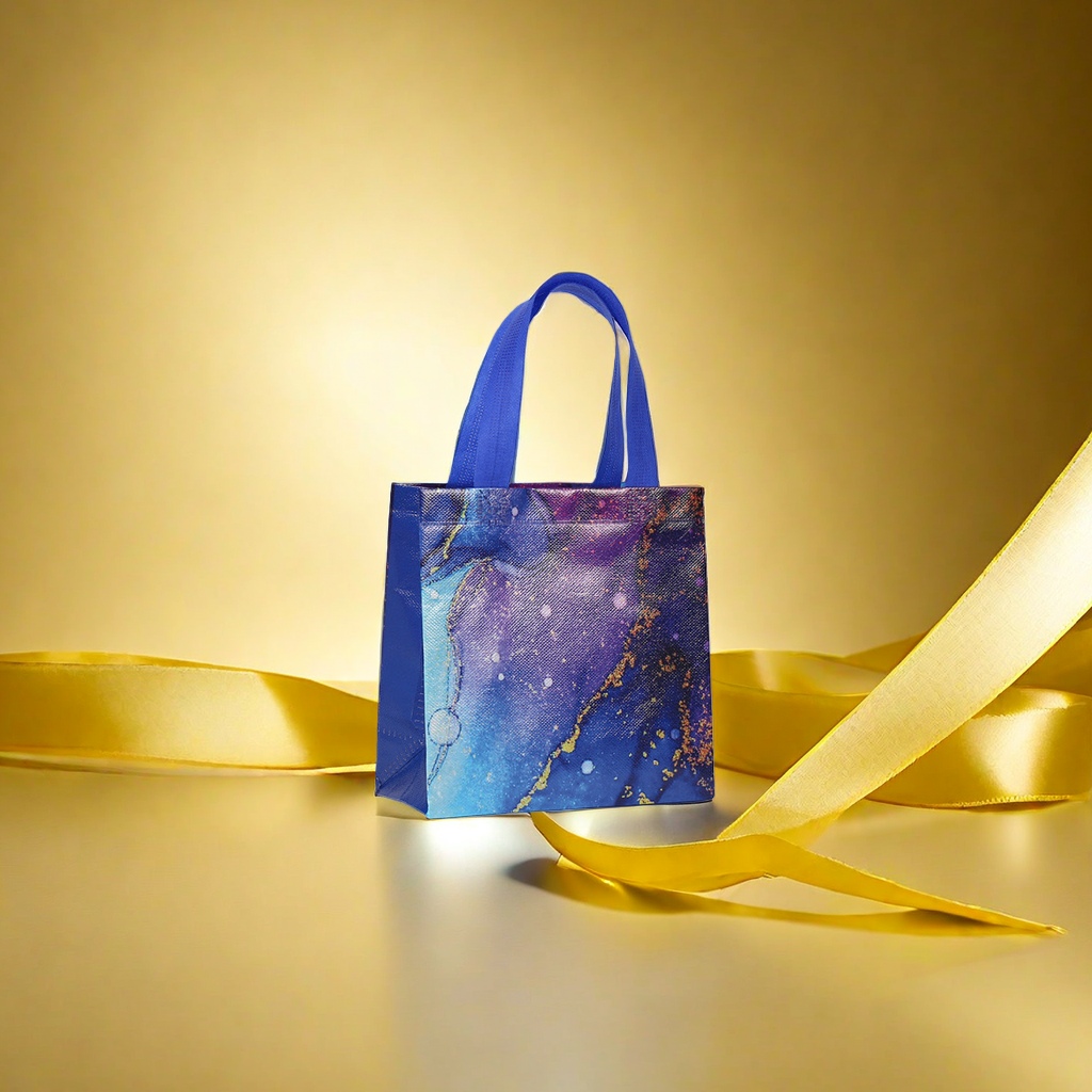 Fashionable and trendy non-woven fabric waterproof material shopping bags Specification image