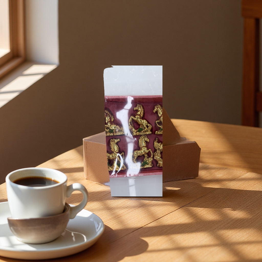 Eight small golden horse resin decorative handicrafts for living room decoration