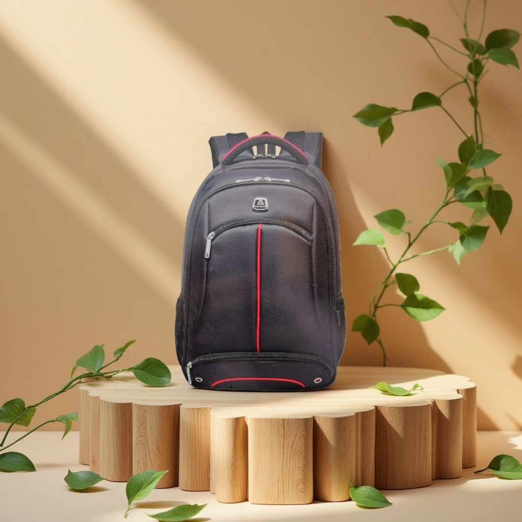 Outdoor sports hiking package, outdoor supplies package, running vest, outdoor water bag. 084803106 Application Scenario