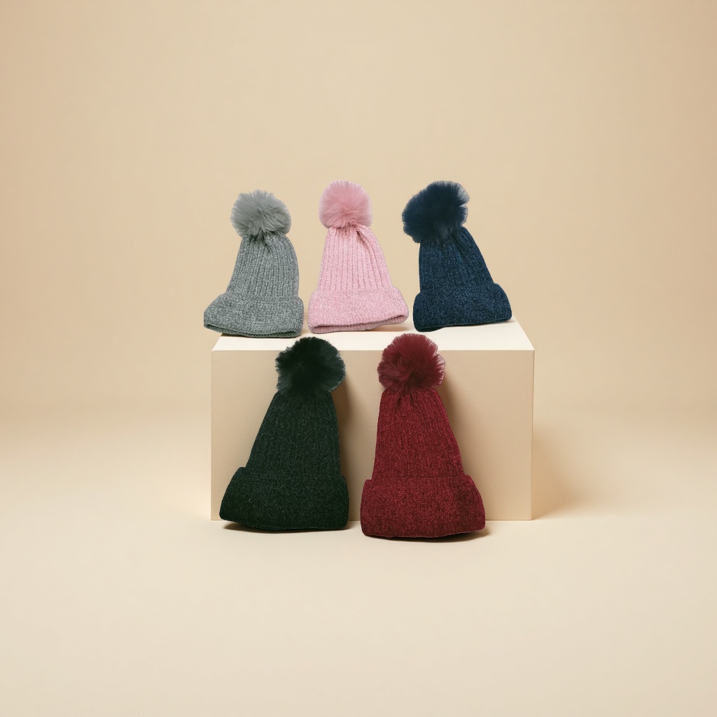 New autumn and winter versatile fleece warm pullover cap for women, fashionable and stylish ear-protecting woolen ball cap knitted cap Item Picture