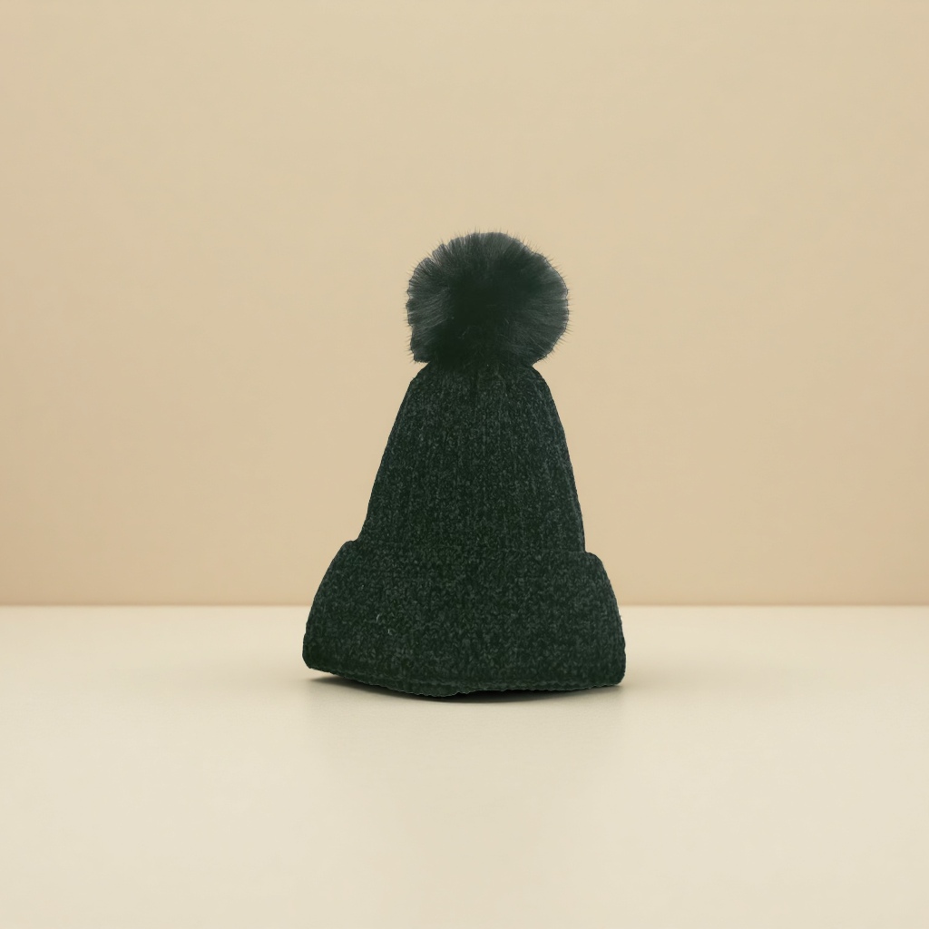 European and American fashionable long woolen knitted cap, autumn and winter pullover, cold cap, simple and versatile, personalized soft pom-pom cap Application Scenario