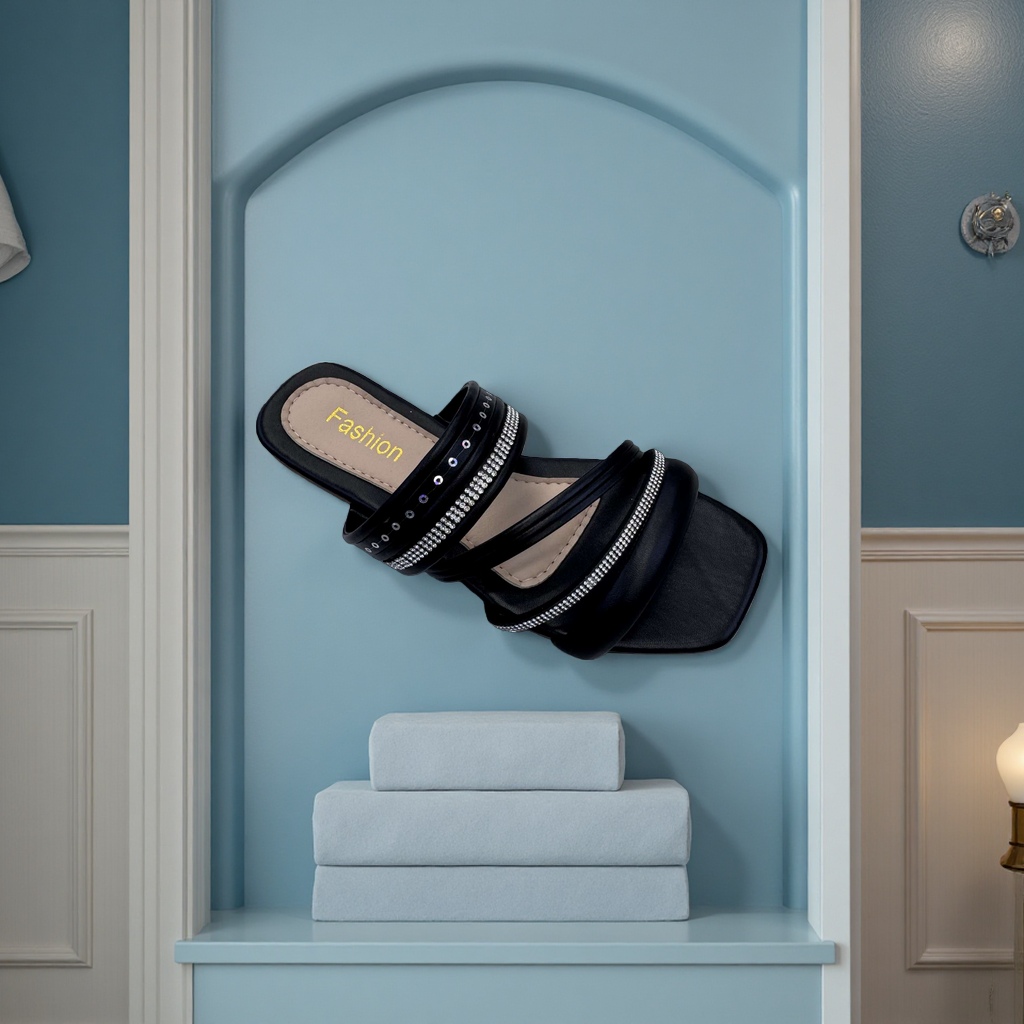 Black summer fashionable and versatile women's flip-flops with diamonds details Picture