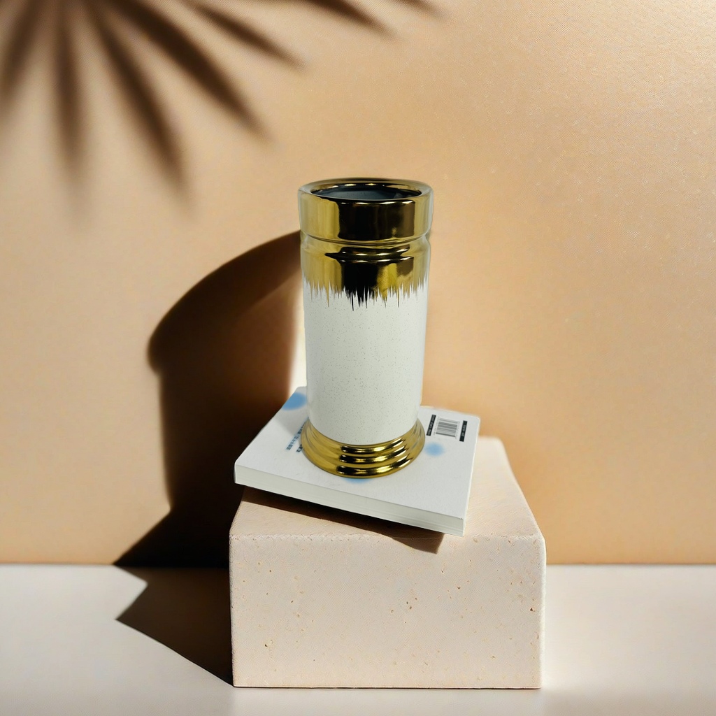 2026 New style ceramic vase, a simple Nordic-style home decoration item. It is a storage flower vase for the living room and bedroom Application Scenario