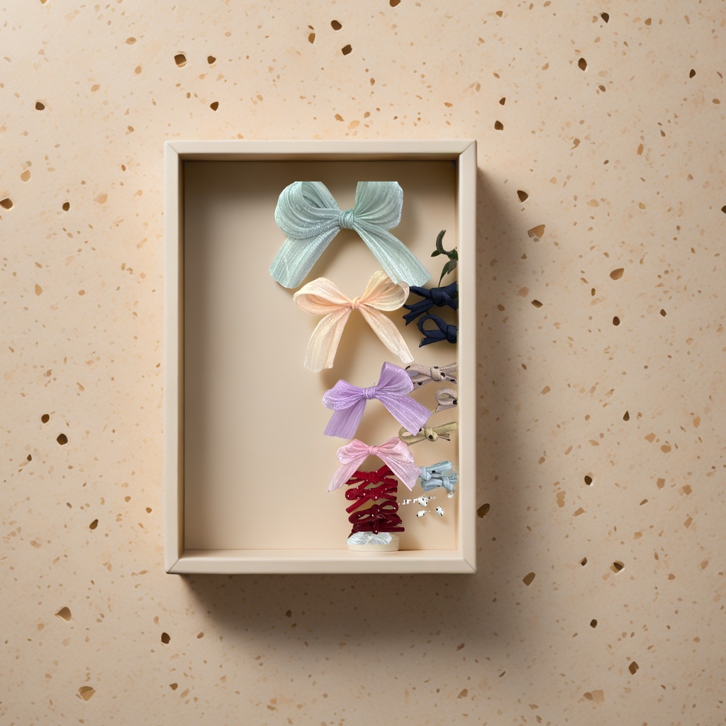 The bow hair accessory is cute and sweet for girls. The hair band is fashionable and versatile for girls details Picture