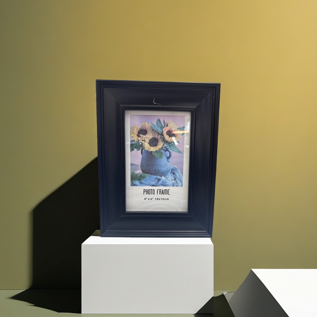 Black-framed photo frames, home decoration picture frames, living room decorative ornaments details Picture