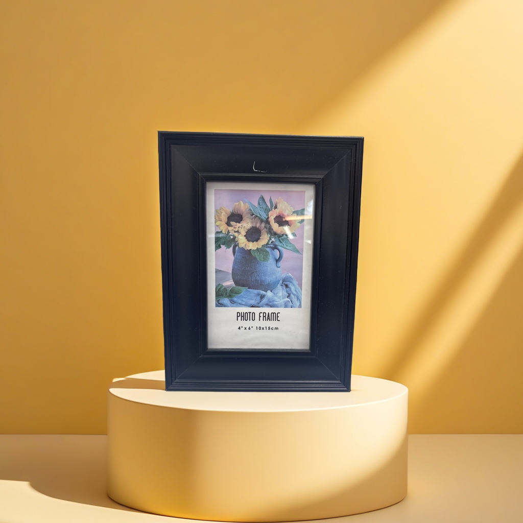 Black-framed photo frames, home decoration picture frames, living room decorative ornaments Application Scenario