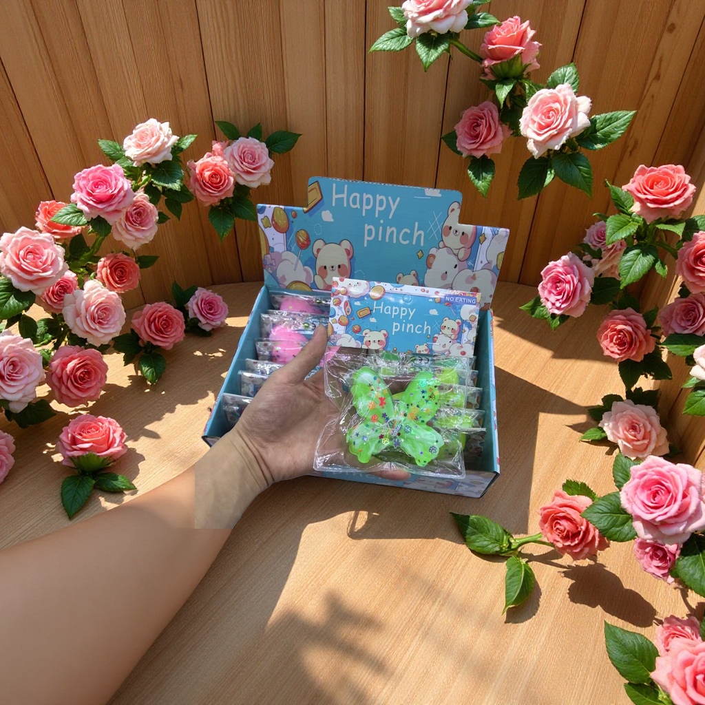 Direct sales from the manufacturer of the dual-color butterfly pinch fun stress-relieving small toys with card heads Application Scenario
