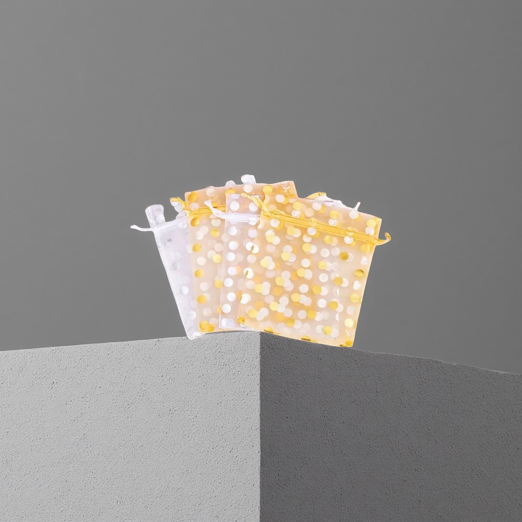 Gold-embossed organza gift bag, luxurious packaging gift box, perfect for giving as a present details Picture