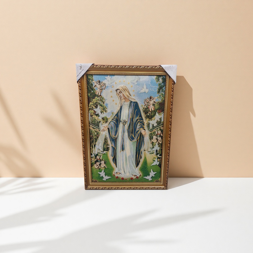 Religious decorative paintings, embroidery techniques, gold thread cloth paintings, handcrafted exquisite picture frames