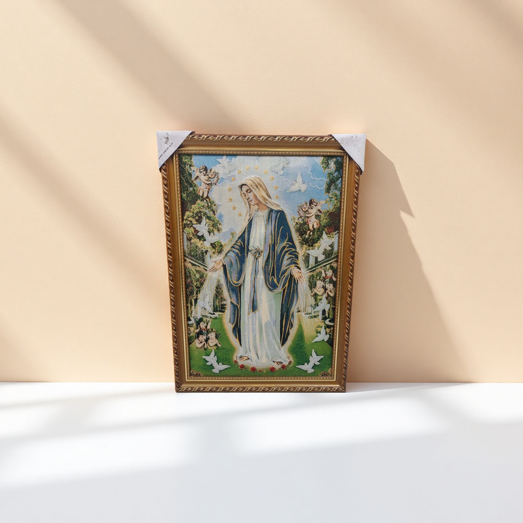 Religious decorative paintings, embroidery techniques, gold thread cloth paintings, handcrafted exquisite picture frames Application Scenario