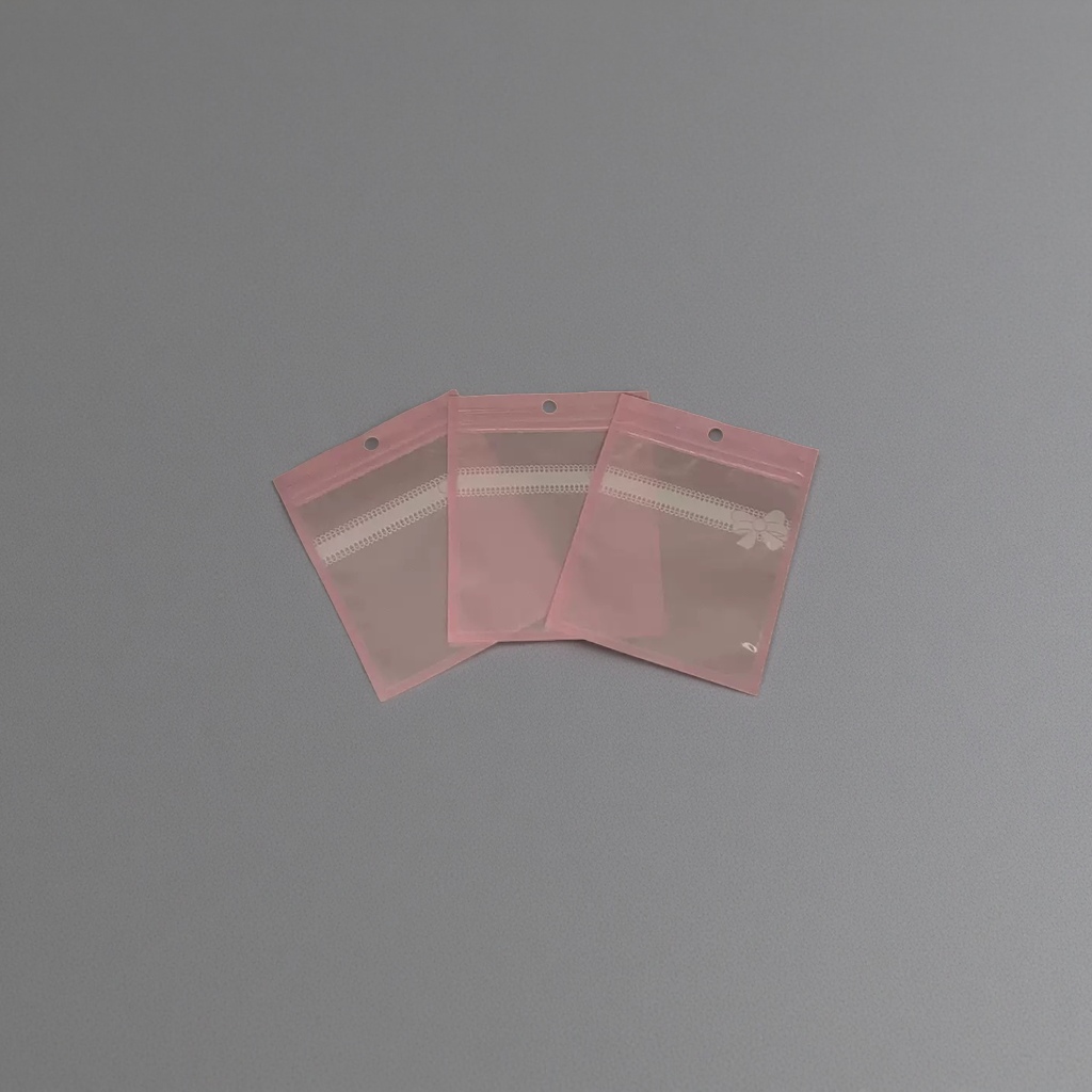 Large, thickened plastic self-sealing bags, fresh-keeping bags, reusable, moisture-proof and leak-proof Application Scenario
