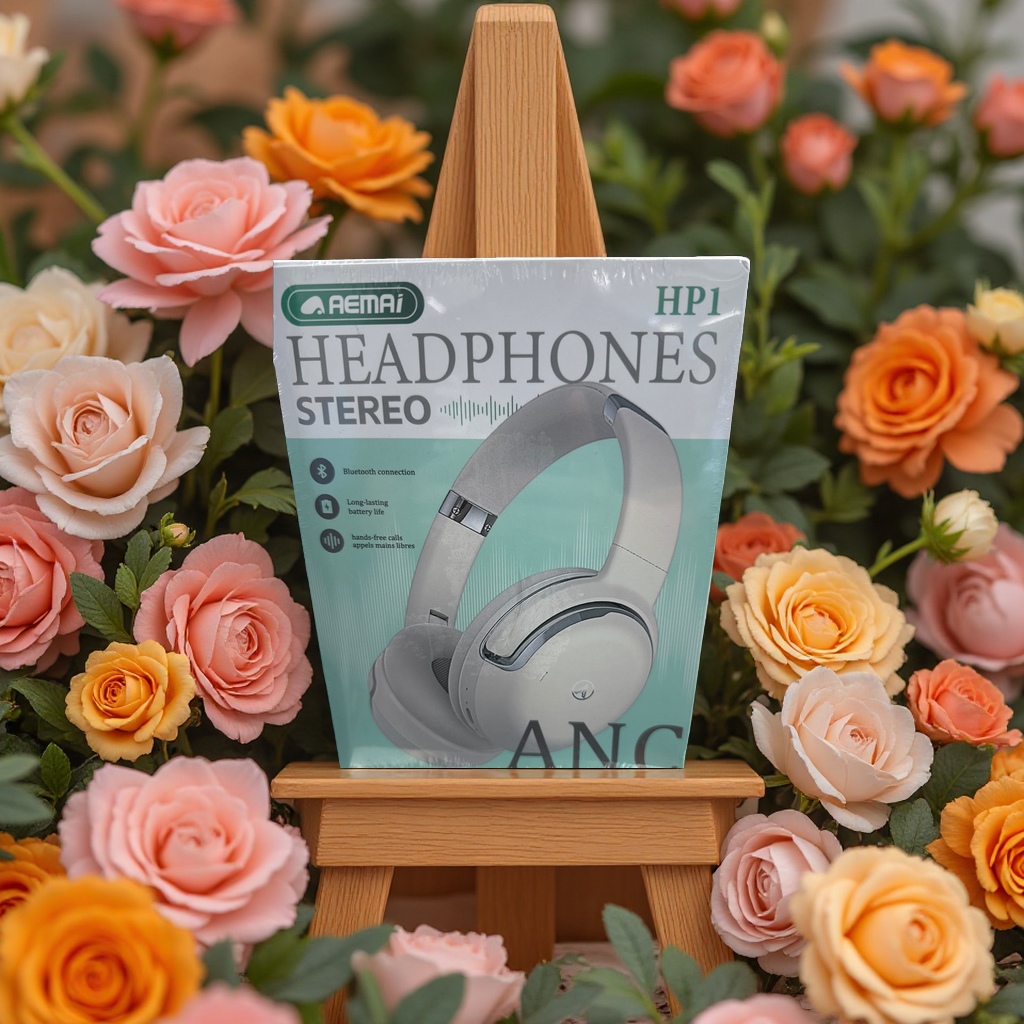 This is a universal model of Bluetooth headphones with wireless noise cancellation, high-definition sound quality and long battery life Application Scenario