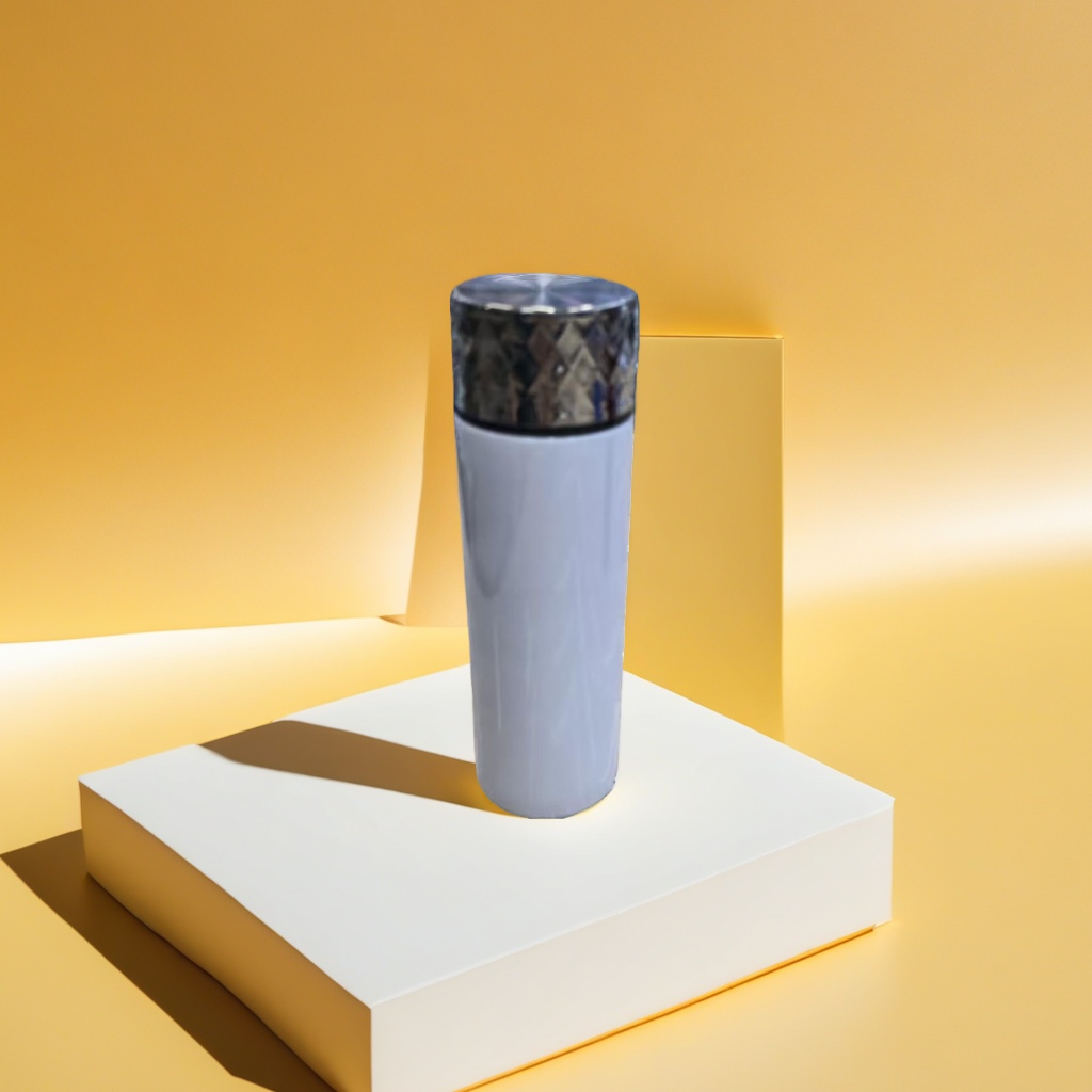 This large-capacity portable leak-proof stainless steel insulated cup provides 24-hour heat preservation Application Scenario