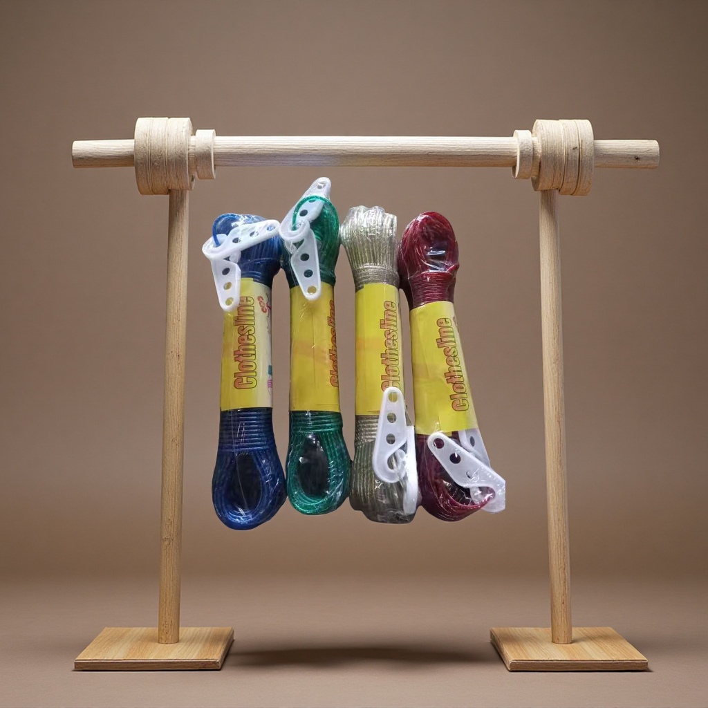 Double-line telescopic clothesline, outdoor portable clothesline with clips, fishing net Application Scenario