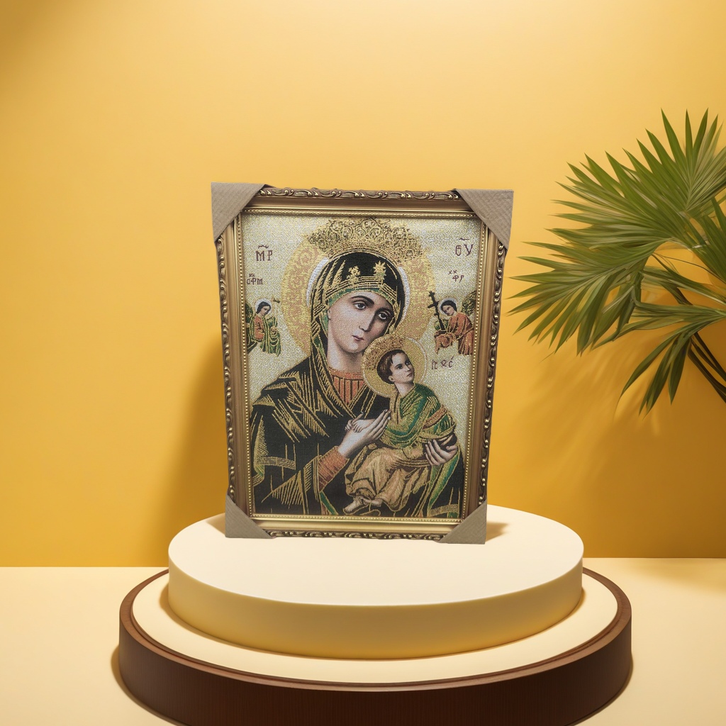 Religious decorative painting of the Virgin Mary holding the Son on gold silk cloth Application Scenario
