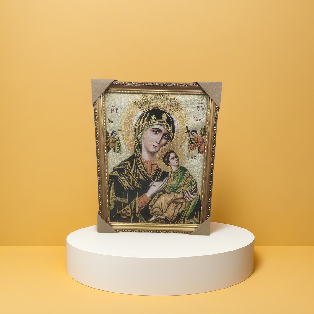 Religious decorative painting of the Virgin Mary holding the Son on gold silk cloth Specification image