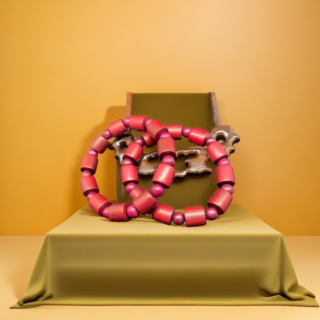 Violet wood bracelets and necklaces are women's accessories for self-cultivation and refinement Specification image
