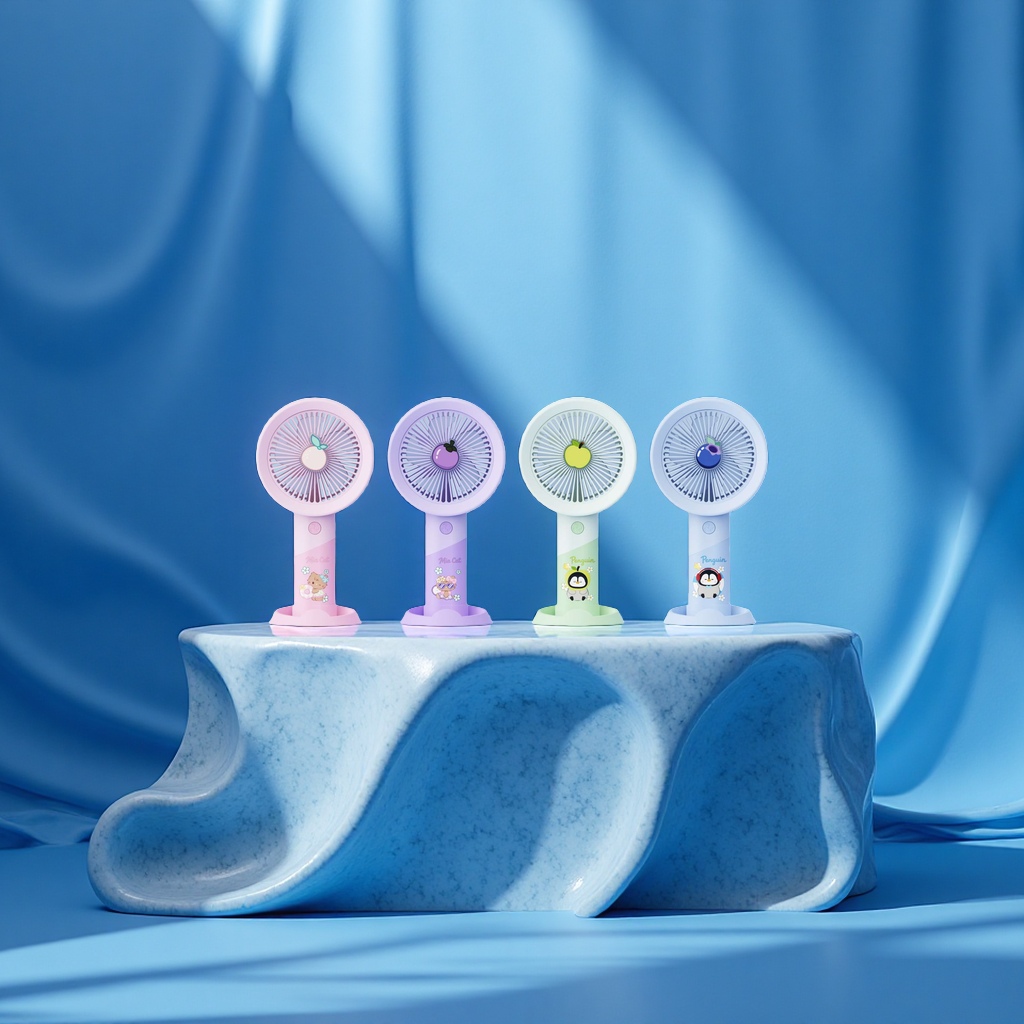 Handheld small fan, portable electric fan, mini handheld fan, silent cooling, large air volume Application Scenario