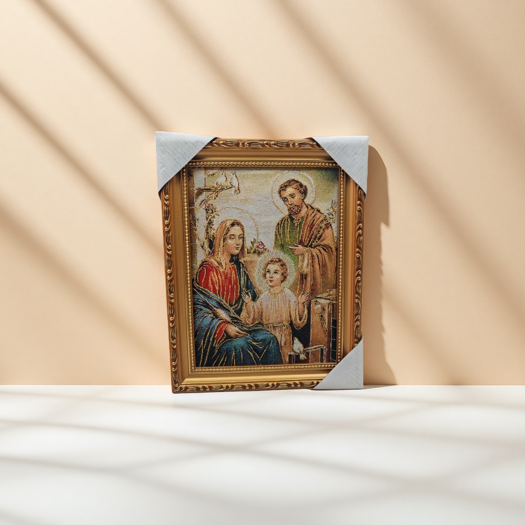 The family of the Holy Son Religious Decorative painting Gold thread cloth painting embroidery craft gold thread cloth painting embroidery Application Scenario