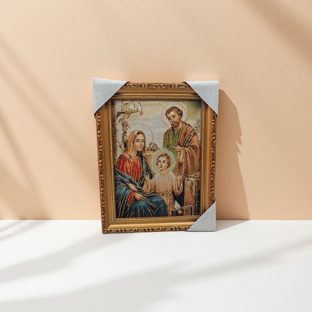 The family of the Holy Son Religious Decorative painting Gold thread cloth painting embroidery craft gold thread cloth painting embroidery
