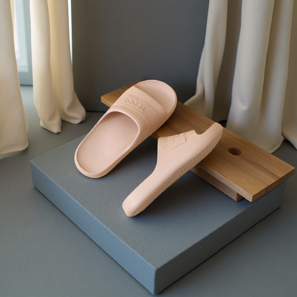 Anti-slip summer home plastic slippers, breathable, comfortable, soft, shock-absorbing, TE pink Application Scenario