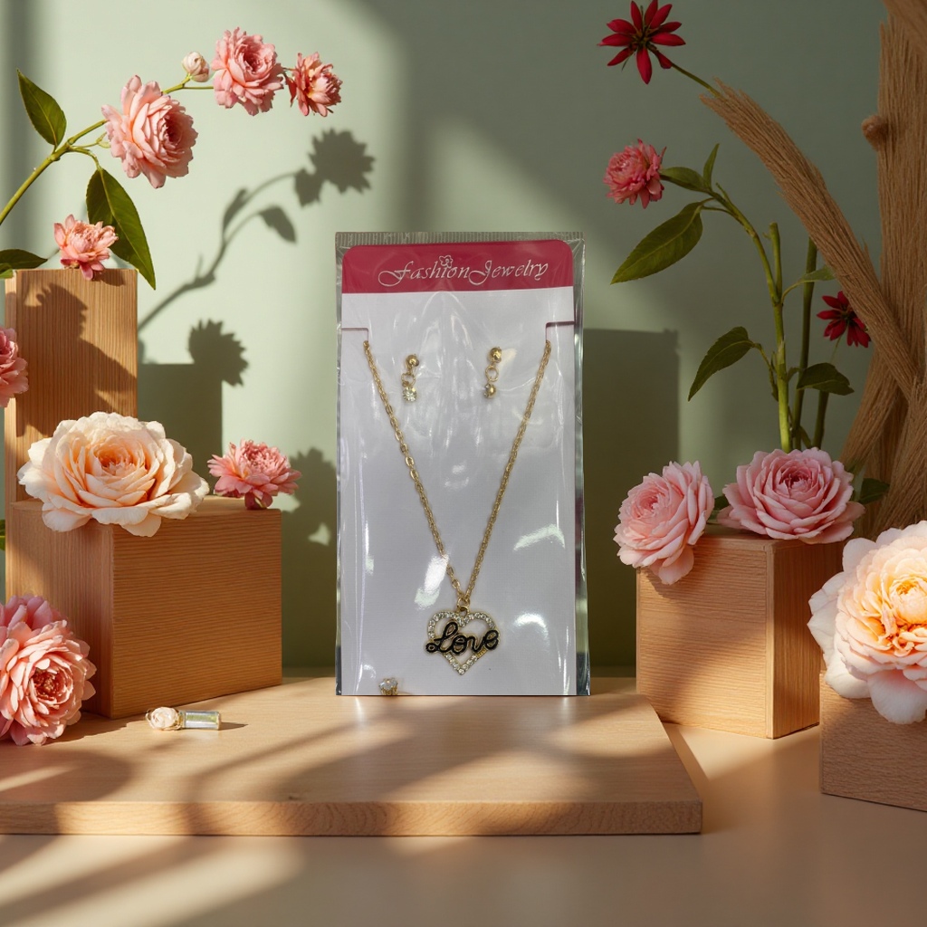 Fashionable and simple pendant necklace, a versatile accessory for women, with exquisite gift box packaging Specification image