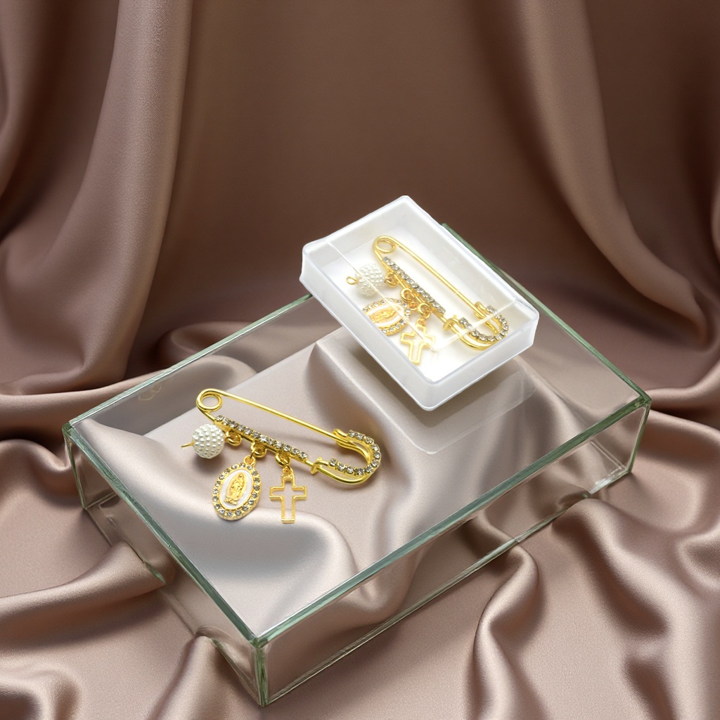Cross-border foreign trade Cross Virgin Mary, Little Chanel, pearl hollowed-out brooch, women's anti-exposure pin, pendant, clothing and handicrafts