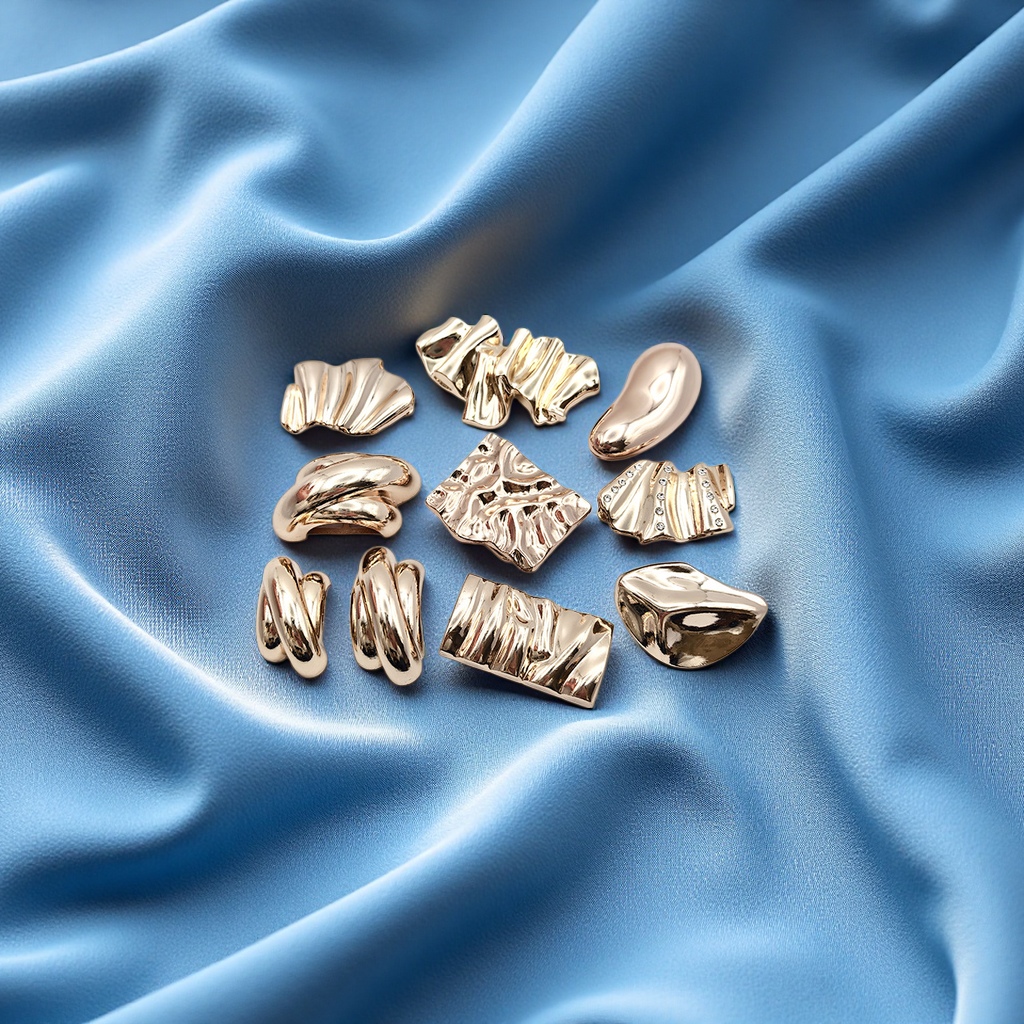 Factory direct sales of zinc alloy silk scarf buttons for women's irregular-shaped clothing accessories and swimsuits, chest buttons