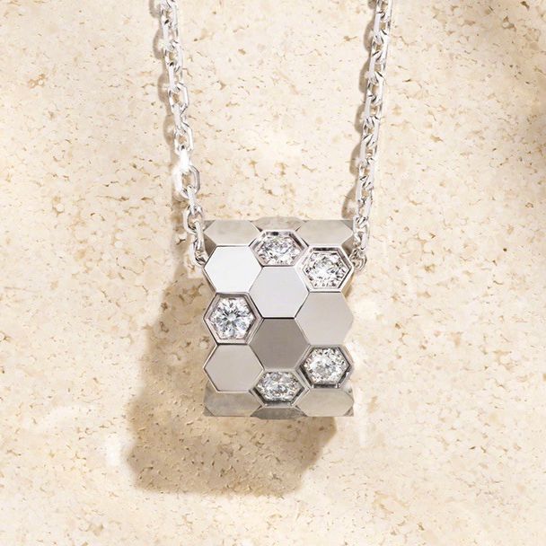 蜂巢项链精工cnc切割版本18k厚电镀间钻锁骨链玫瑰金直销代发详情5