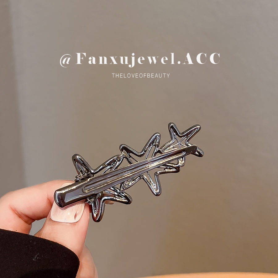High-end water diamond starfish hair clip, women's niche design, side bangs clip, exquisite hair clip, broken hair duckbill clip Application Scenario