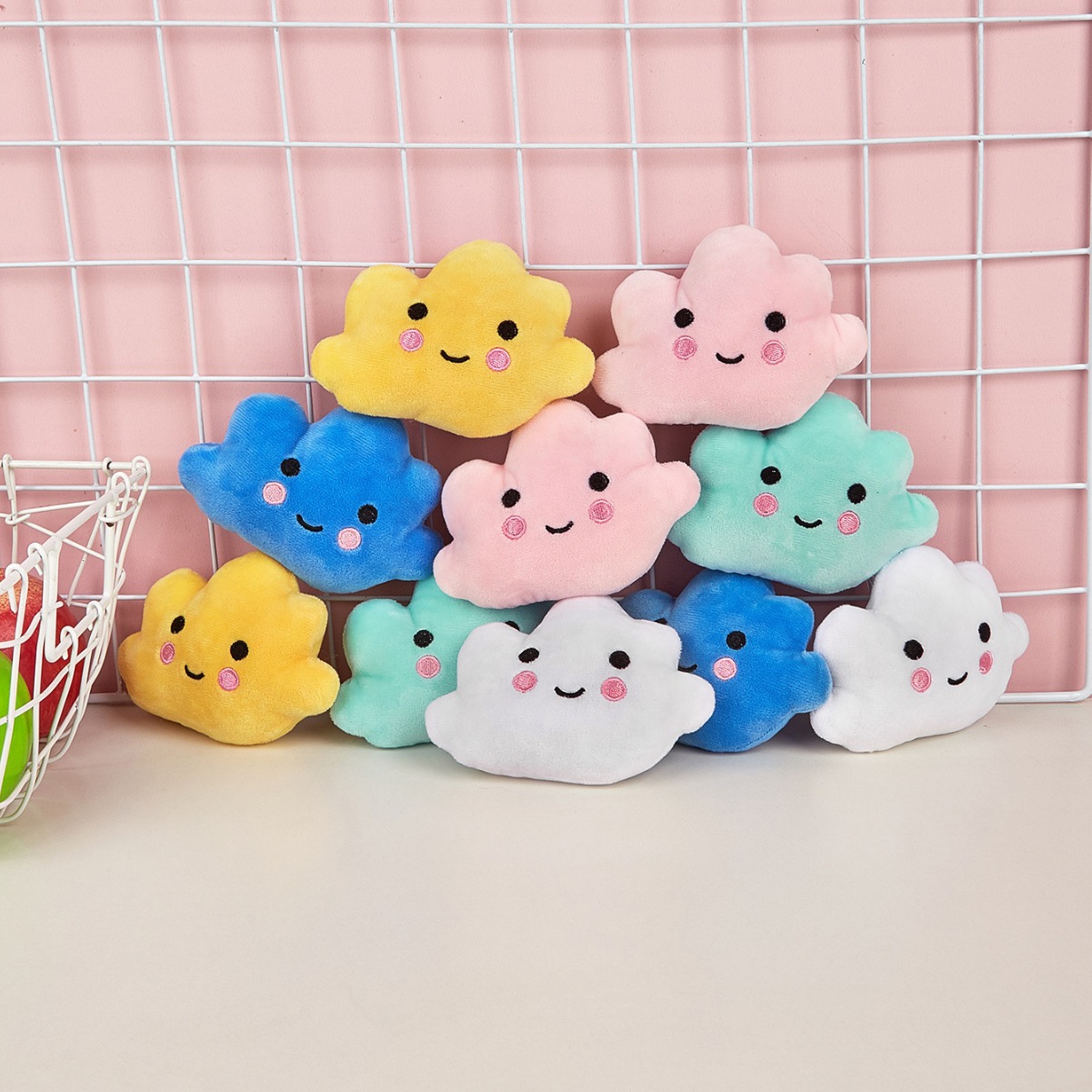 Pet plush toys, cloud sounds, funny cat and dog toys, boring pet supplies, pet toys, dog toys Application Scenario