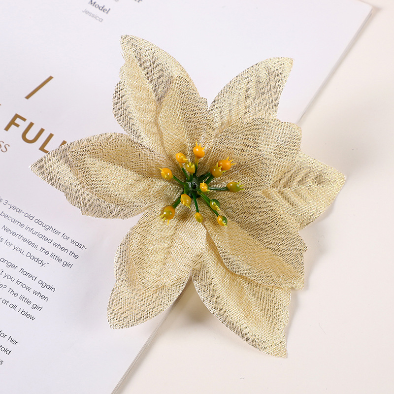 Christmas five-pointed flower decorations, home DIY accessories, plastic flannel, Christmas decorative flower handicrafts, gifts, creative soap flowers Application Scenario