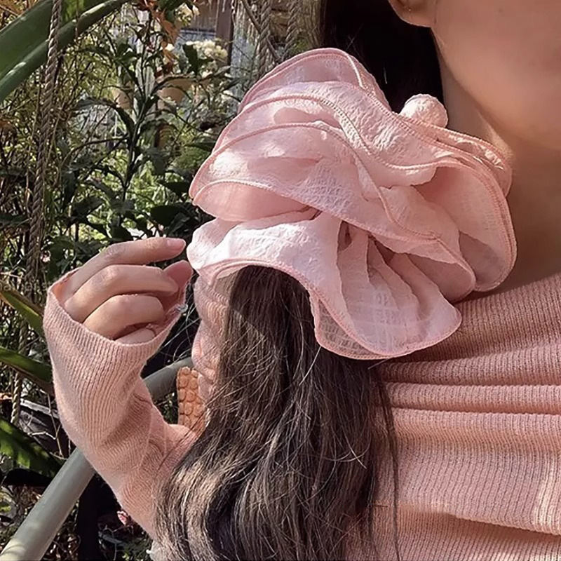 High-end pink mesh large intestine hair tie for Spring/Summer 2025, a feminine and atmospheric ponytail hair accessory Application Scenario