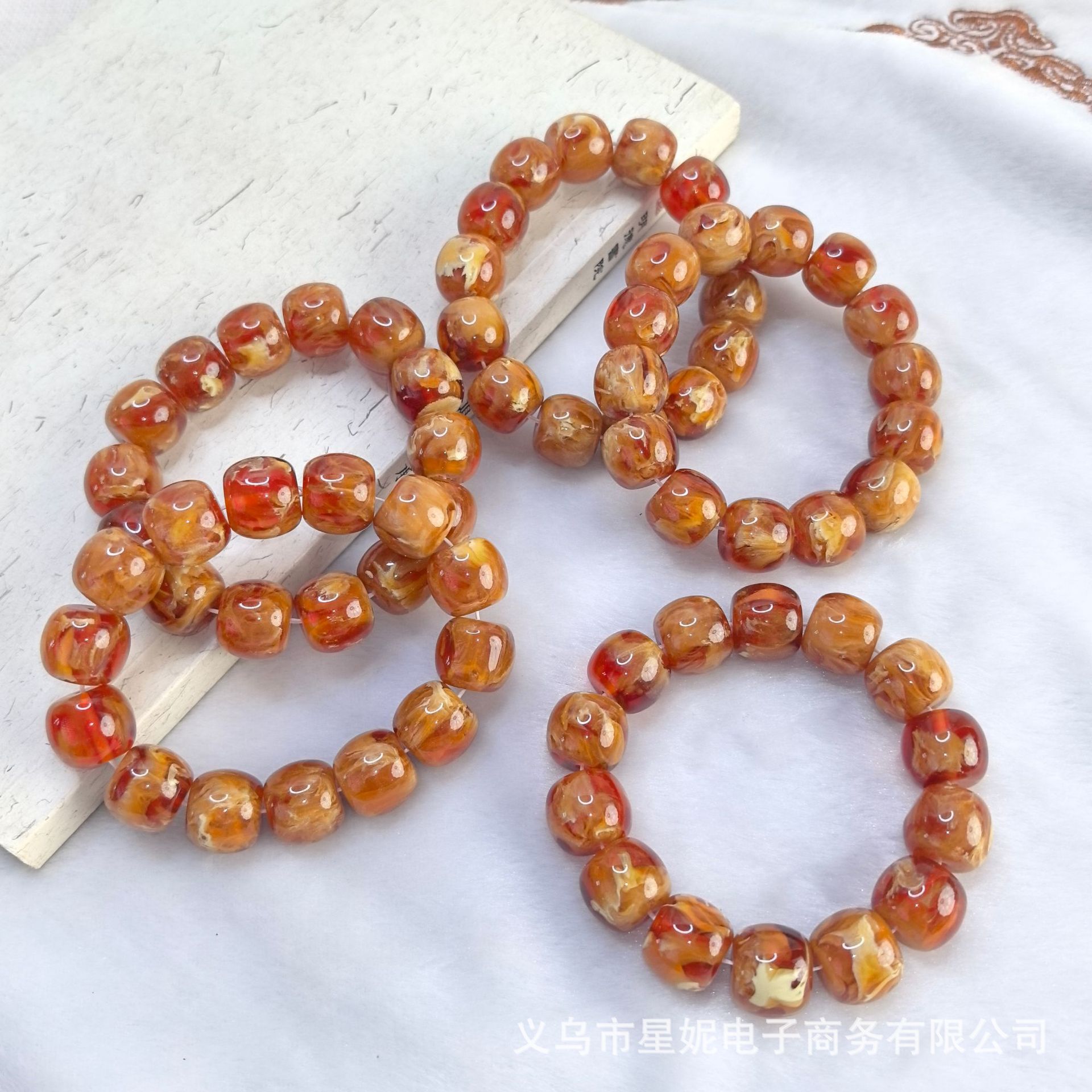 Live-streamed wholesale supply of non-raw Burmese root amber cave beeswax bracelets with non-fringing resin process