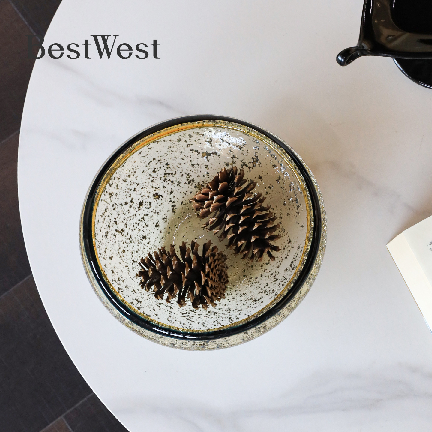 A mid-style, high-end glass fruit plate for the living room coffee table, a light luxury snack and dried fruit display plate with a high appearance level Specification image