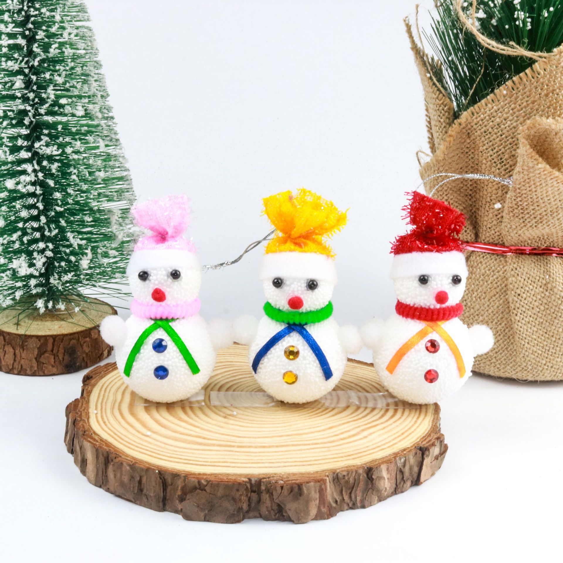 3 sets of 5x7cm Christmas foam snowmen, three-dimensional scene decorations, shopping malls, bars, festival pendants, Christmas decorations Specification image