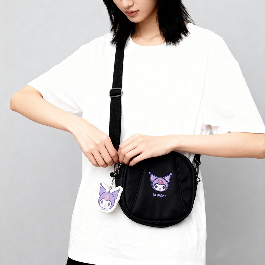 Sanrio Kuromi's cute large-capacity autumn and winter single-shoulder crossbody bag cartoon girls' hand-held leather goods men's bag details Picture