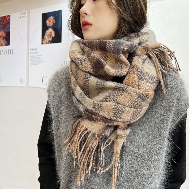 2025 Mid-length thickened checkered scarf, Korean sweet and warm faux cashmere shawl, women's high-end scarf, a must-have for autumn and winter details Picture