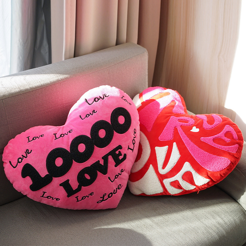 Towel embroidered with hearts, heart-shaped cushions, letter patterns, personalized customization, super soft sofa cushions, plush cushions, embroidered cushions, home decoration Specification image