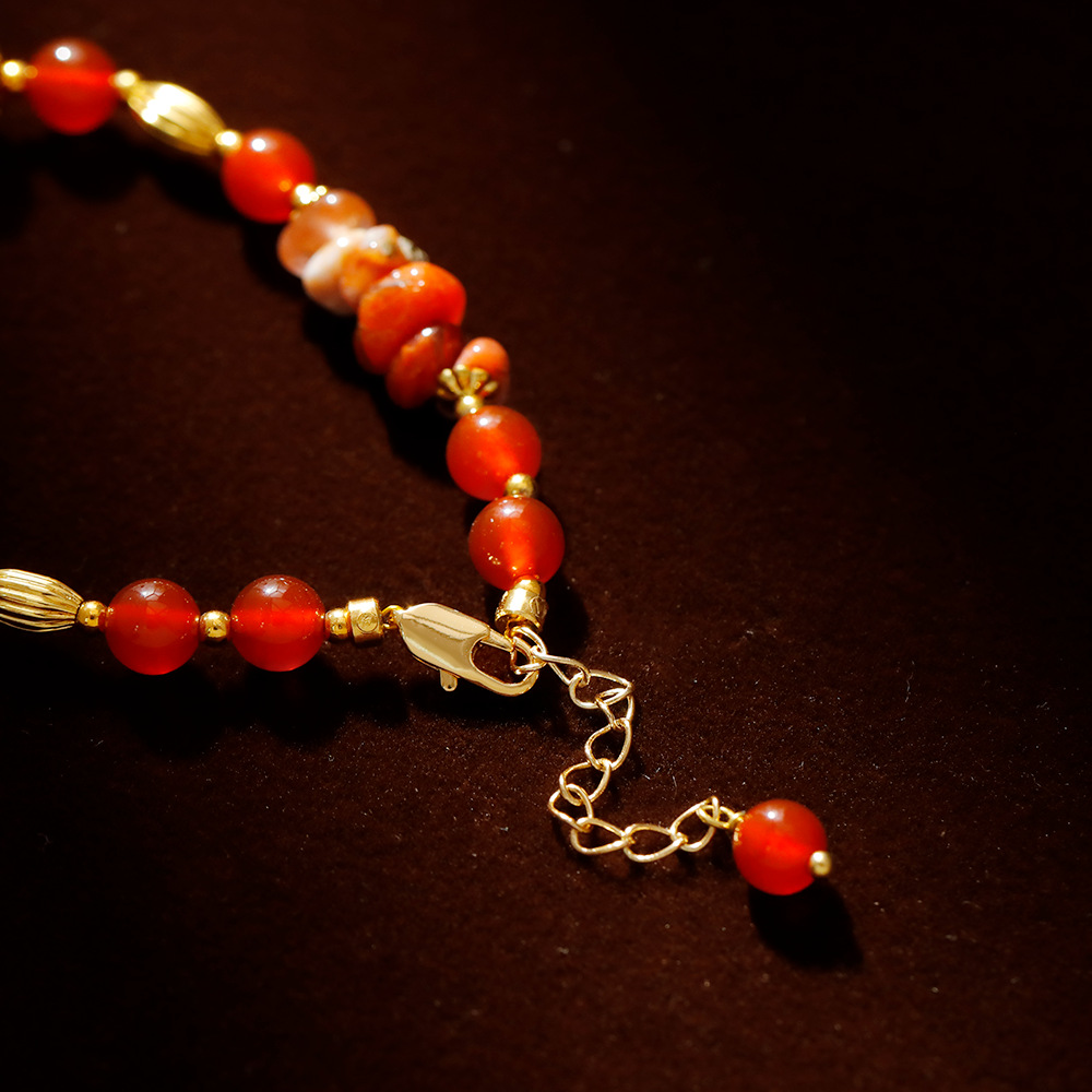 Hyacinth Chinese trend style red agate beaded bracelet for women, a new high-end jewelry accessory for 2025 Specification image