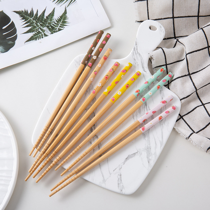Strawberry country-style high-end glazed printed bamboo chopsticks, household premium anti-mold high-end daily necessities tableware details Picture
