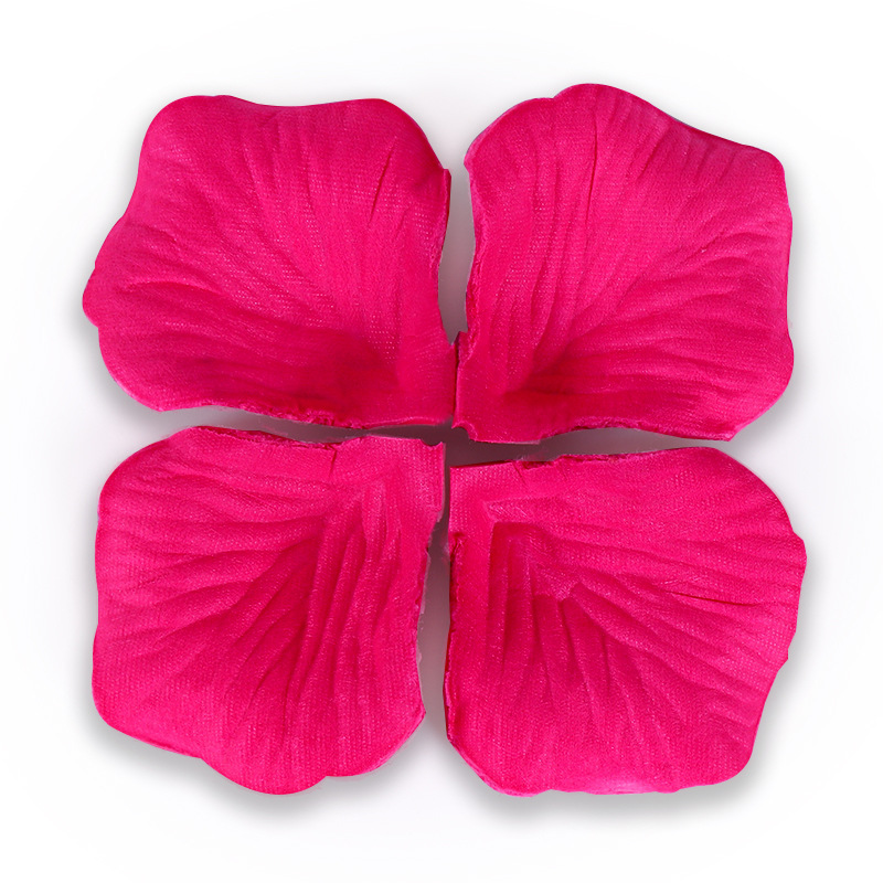 公仔相机佩饰白底实物图