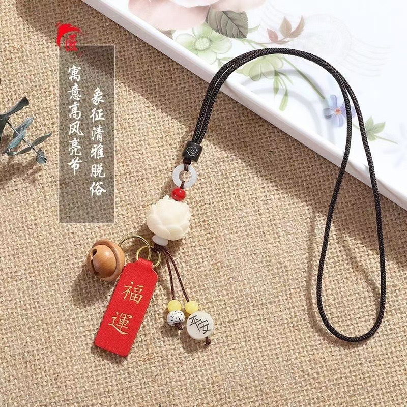 The new car pendant, the Bodhi lotus pendant, is the same popular style as the peace and joy charm rearview mirror pendant Application Scenario