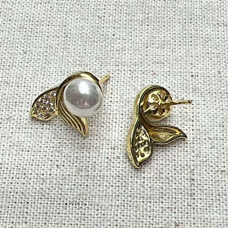 Copper gold-plated pearl pendant stud DIY jewelry accessory, niche design, high-end and simple fishtail pearl earrings Item Picture