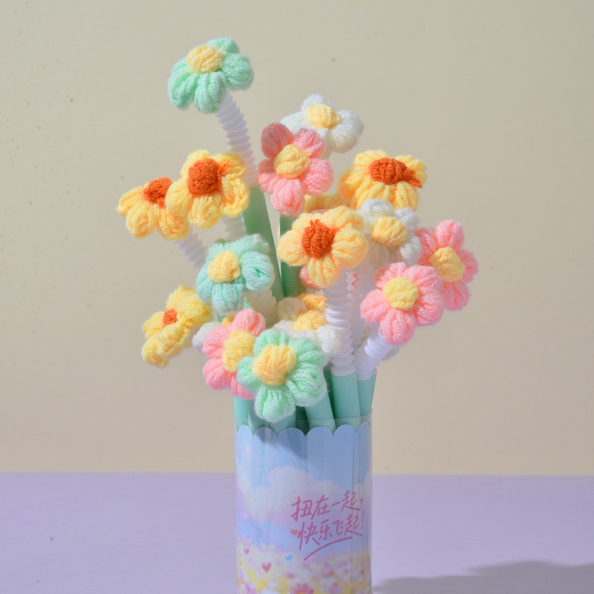New flower-shaped twisty gel pen for primary school students to relieve stress, high appearance level creative stationery, signature pen, yarn flower handicraft gift Application Scenario