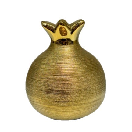European retro brushed golden pomegranate ceramic electroplated decorative items, homestay decorative handicrafts, creative gifts, table sample room Application Scenario