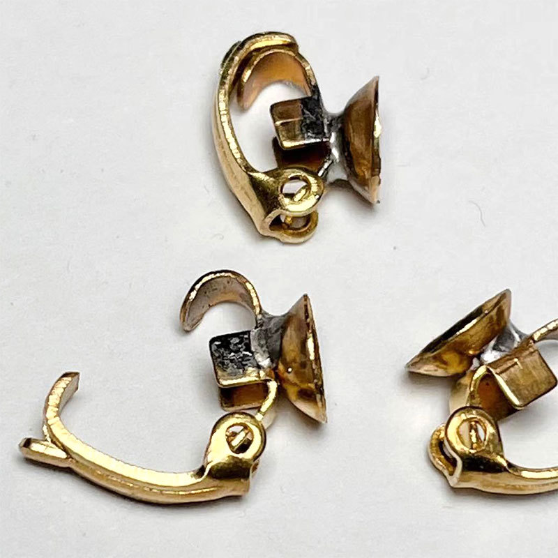 Non-fading DIY handcrafted jewelry accessories: necklace buckles, pendant buckles, ear clips, bead holders, bag buckles Application Scenario