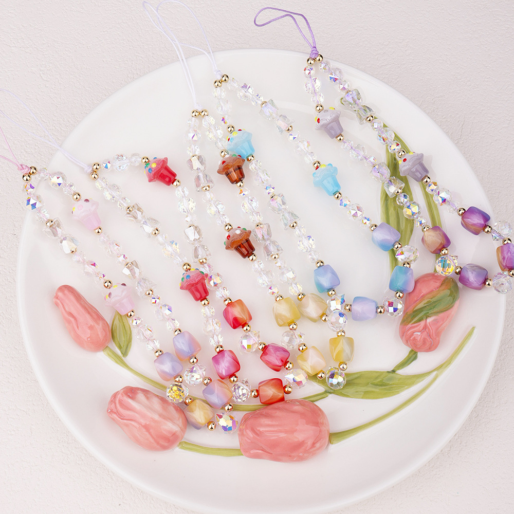 Summer cute and girlish desserts, colorful ice cream, heart-shaped bows, stars, mobile phone chains, card books, chain bags, pendants, accessories, scattered beads, and string beads