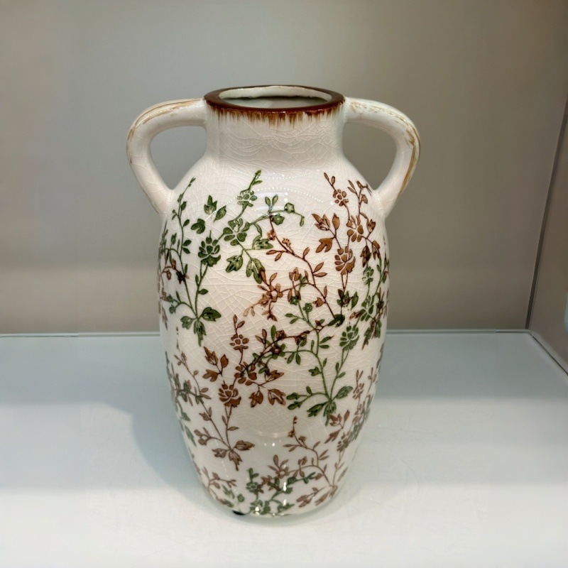 A fresh and elegant country-style retro ceramic ice-crack vase for living room decoration, artistic water-grown fresh flowers Application Scenario